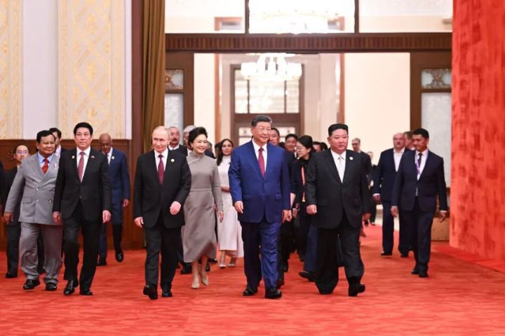 【梅花專論】金正恩參加九三閱兵：「尾巴搖狗」外交的極致