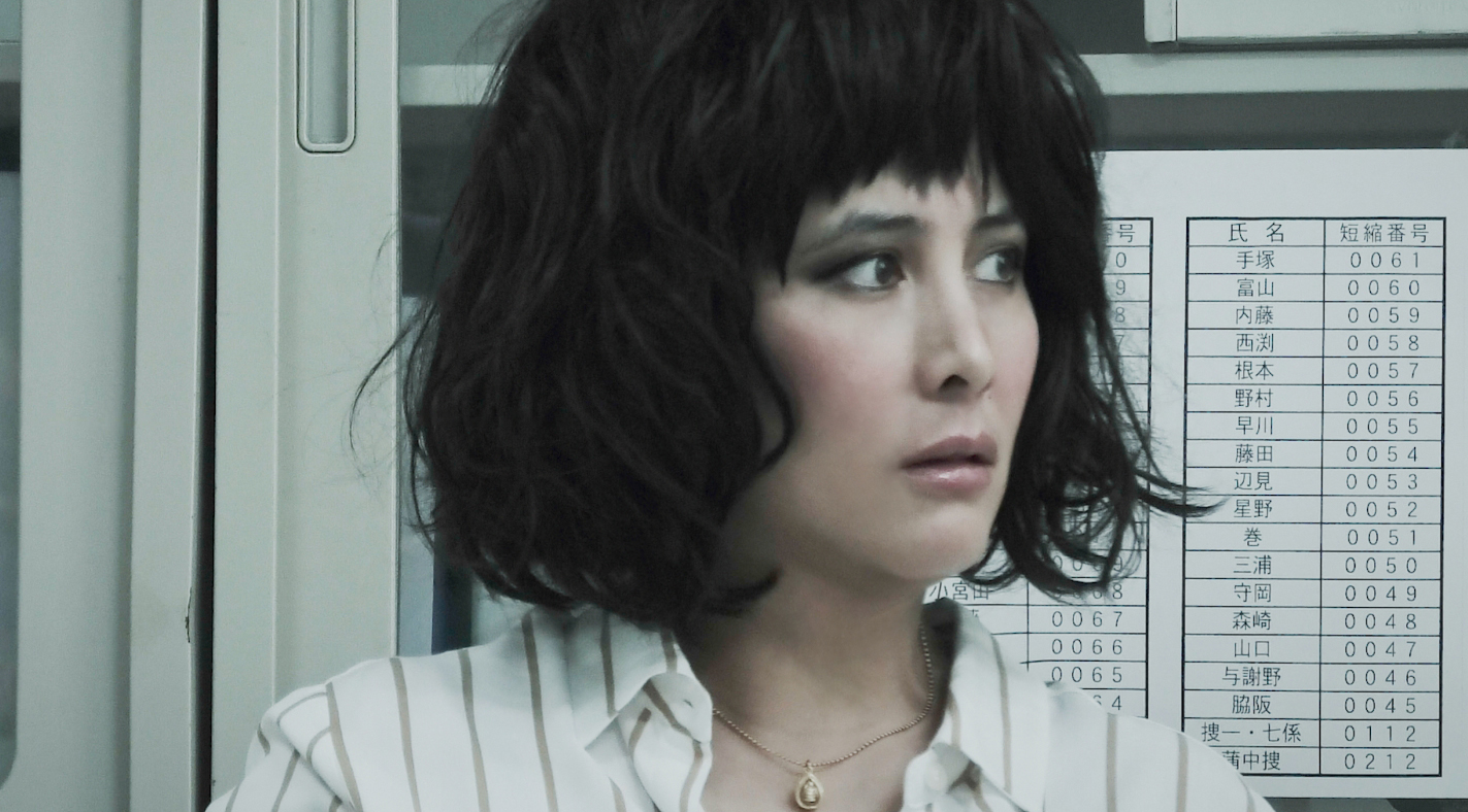 澳門賭王何鴻燊之女何超儀與日本恐怖片導演藤井秀剛合作恐怖鬼片《怨泊》（Onpaku），將經典J-Horror結合港片風味。圖/車庫娛樂提供