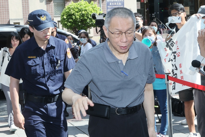 柯文哲若二度關押...媒體人示警代誌會很大條：小草氣勢不容小覷