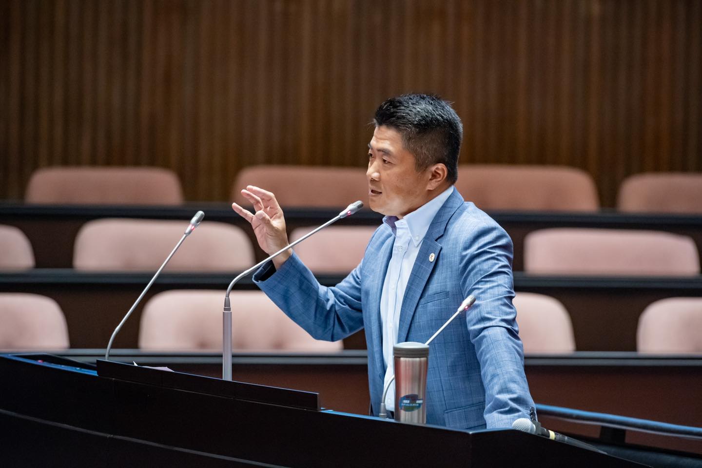 立法委員顏寬恒涉嫌貪污，今天（26日）一審宣判出爐，重判8年4個月徒刑、褫奪公權3年。圖/取自顏寬恒 臉書