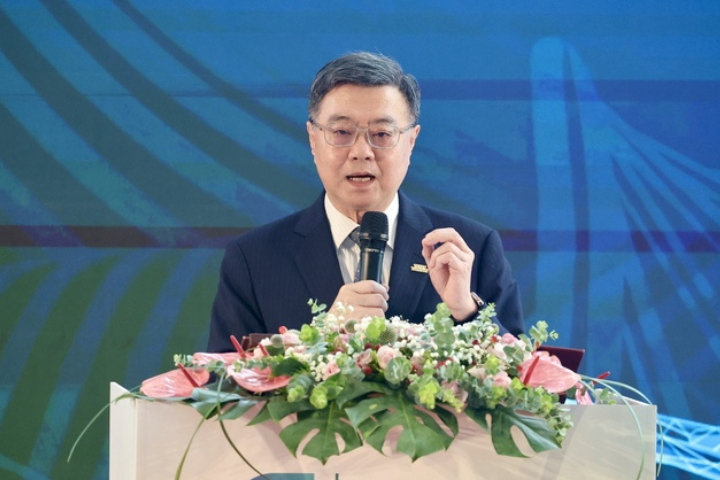 726罷免案全失利，普發1萬有最新轉變，行政院長卓榮泰指出，若要普發現金將舉債1014億，坦言自己陷入思考，幾經思考後，將不提出覆議。圖/中央社