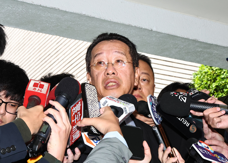 立法院會1日進行施政總質詢，國防部長顧立雄在立法院受訪，回應中共宣布對台軍演等相關問題。圖/中央社