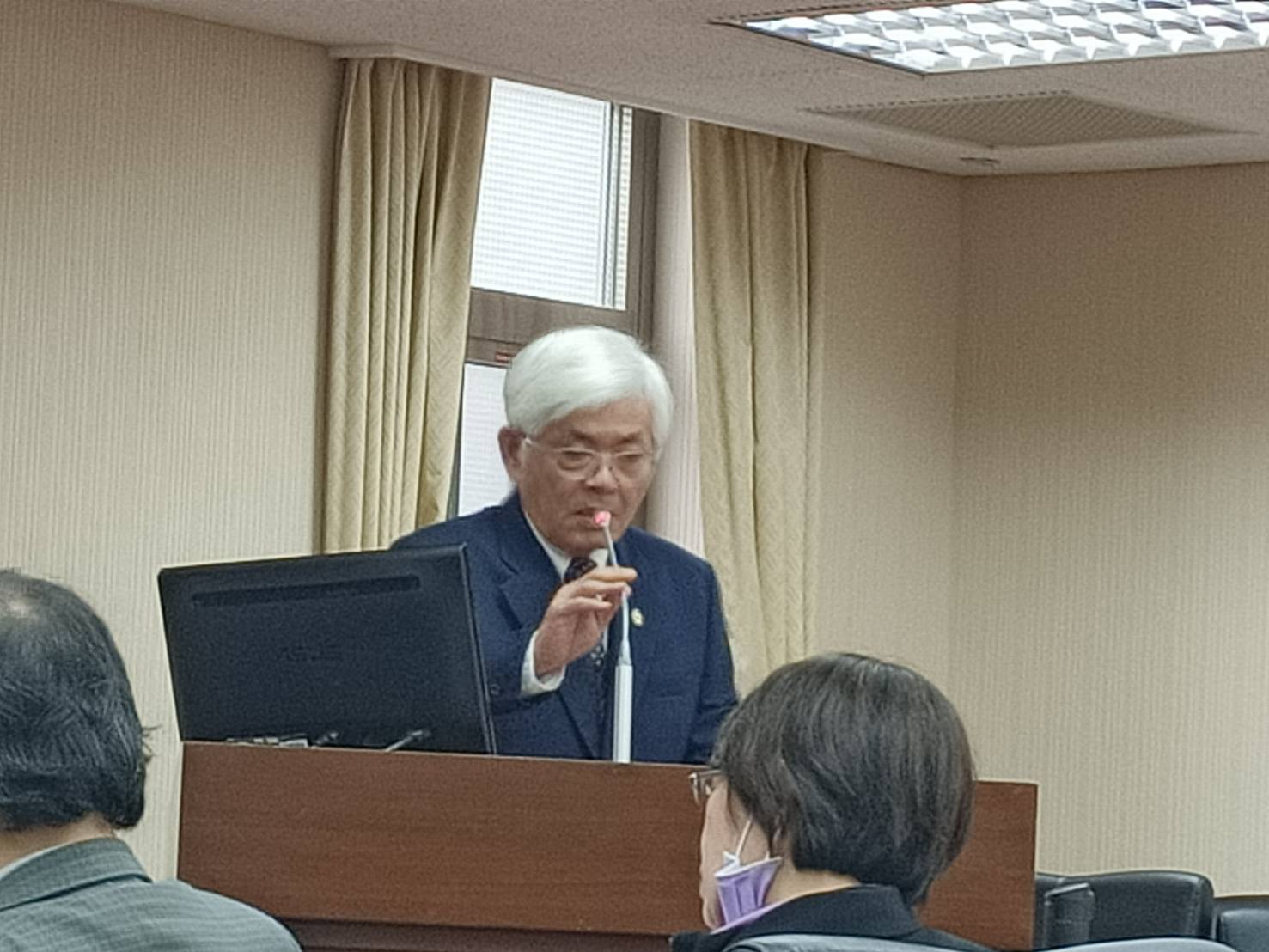 中選會主委李進勇。圖/記者簡立欣攝