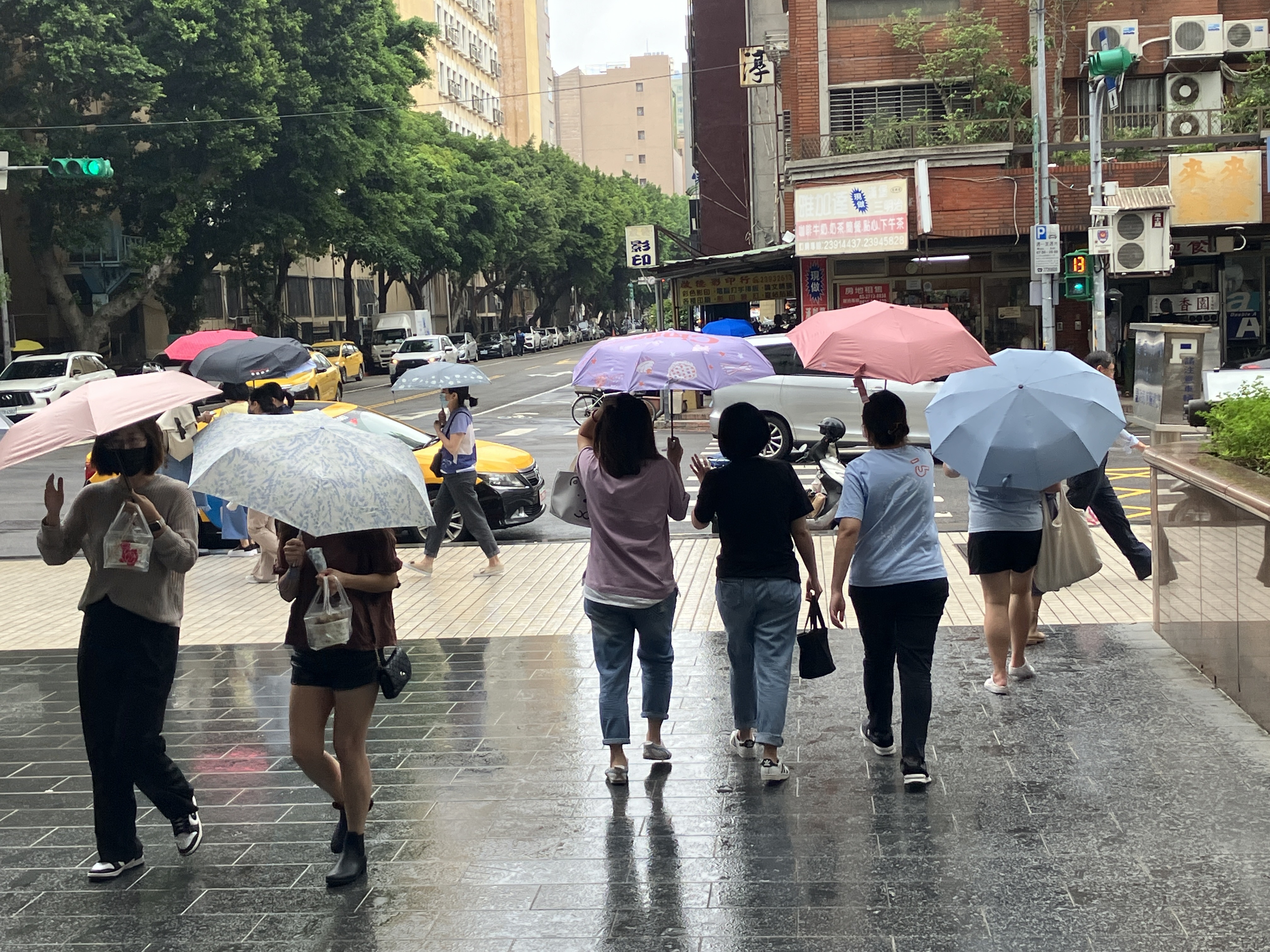 日本氣象廳預測,今年第18號颱風山陀兒恐二度登台。圖/讀者提供