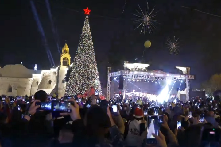 聖誕燈火重返伯利恆　巴勒斯坦人在微光中尋找一線希望