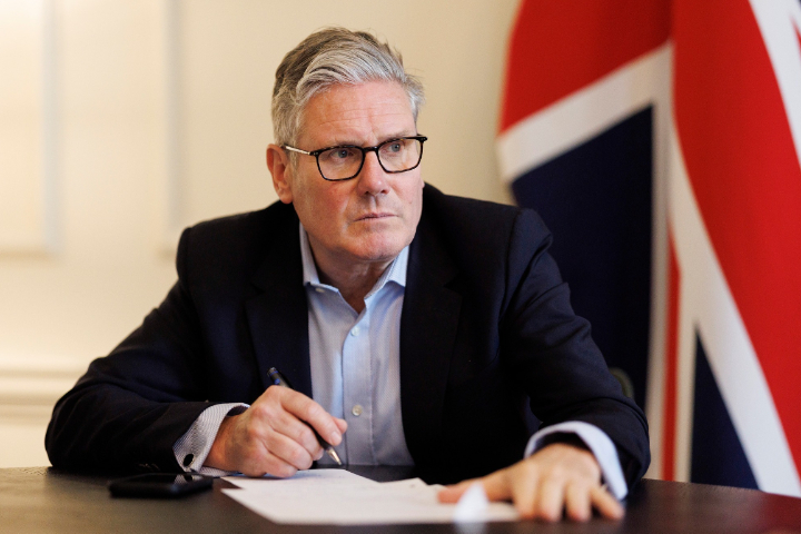 英國首相施凱爾（Keir Starmer）首度在TikTok平台開設帳號，藉此觸及年輕選民。圖/取自施凱爾臉書