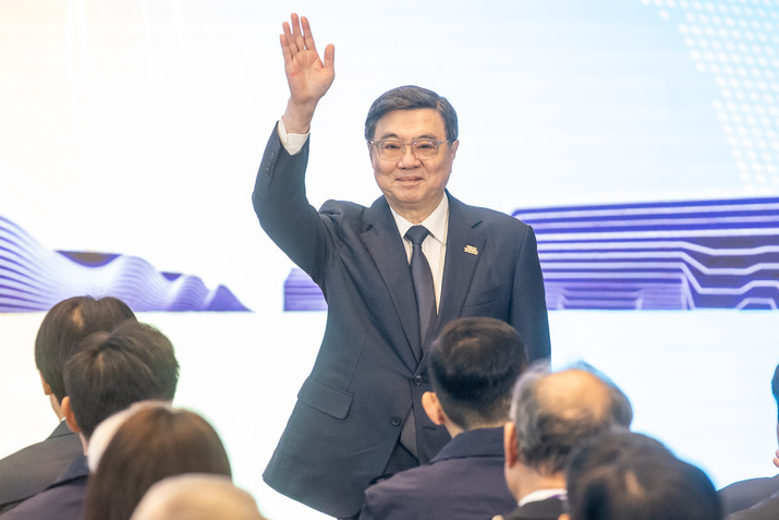 憲法法庭自行復業　卓揆找到擋「停砍公教年金」的新路子