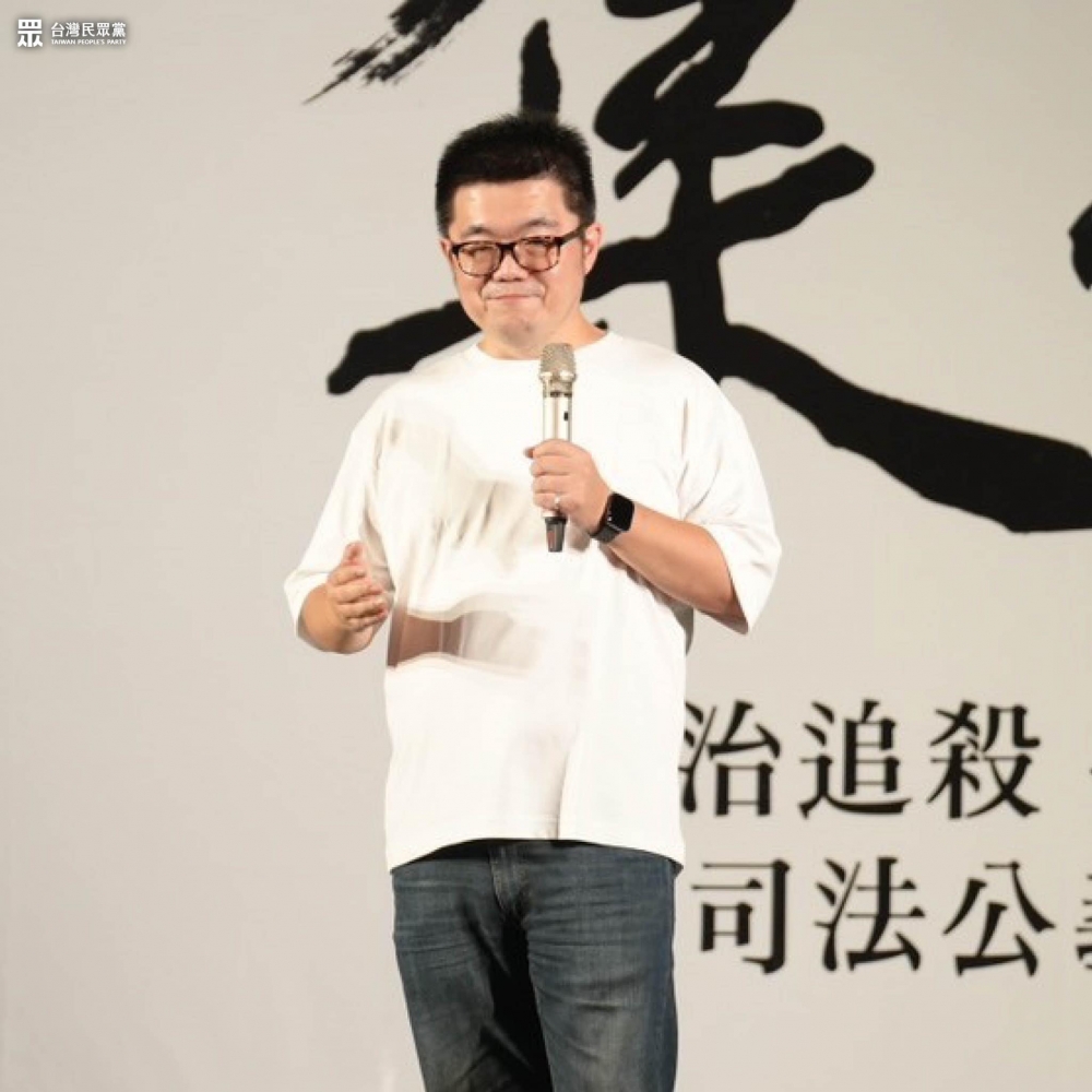 當年「媽媽嘴」命案，飽受檢察官冤枉的受害者、媽媽嘴咖啡廳負責人呂炳宏今年6月提到，假使當年他有法庭直播的話，可能讓他有多點武器，而不是把法庭上的事變成黑箱。圖/取自民眾黨臉書