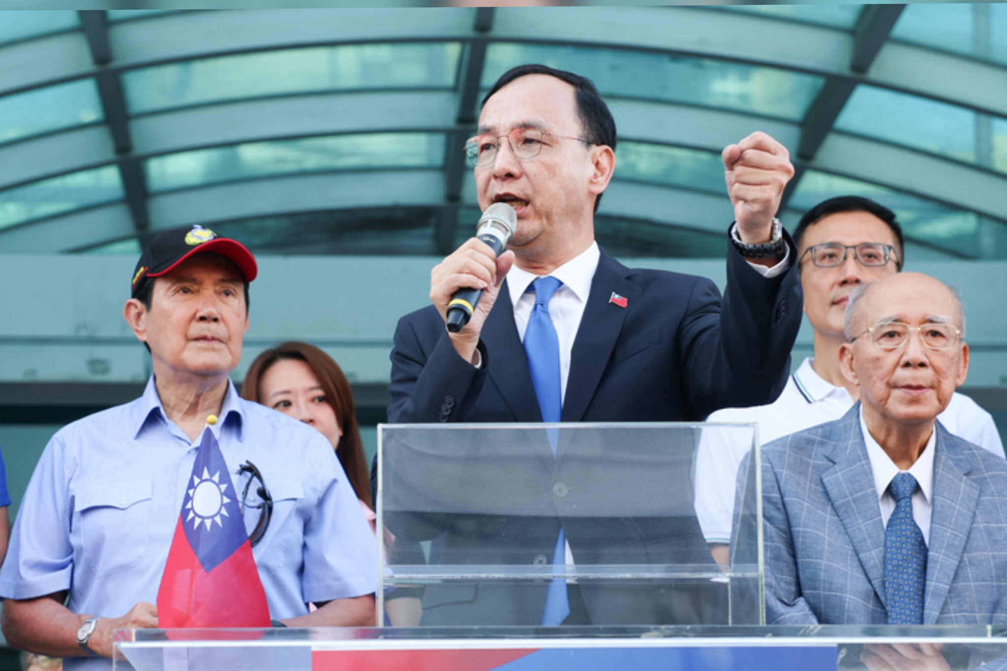 國民黨自辦國慶升旗典禮　朱立倫：全黨團結重返執政 