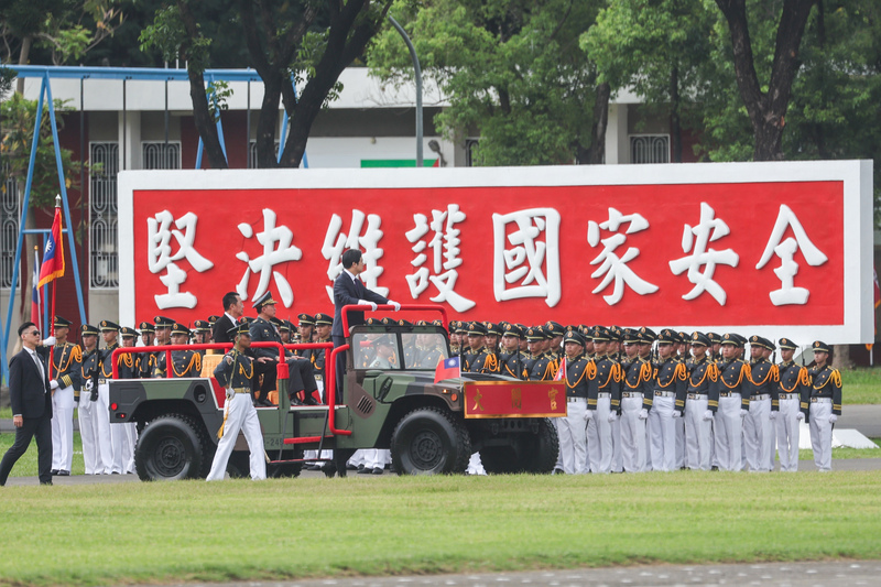 陸軍官校舉行黃埔百年校慶活動，總統賴清德致詞批評「首戰即終戰」說法是投降主義。馬辦反擊，賴總統的演說內容傾向尋求戰爭，是引戰的總統。圖/中央社