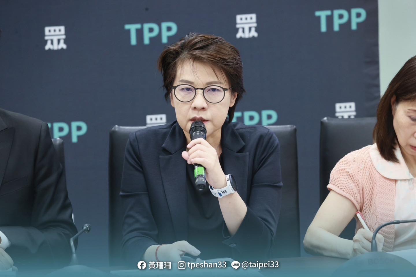 針對總統大選政治獻金帳目不清，民眾黨不分區立委黃珊珊今天（10日）面對記者表示確有嚴重瑕疵，會盡速更正並向監察院報備，並向社會致歉。圖／取自黃珊珊臉書