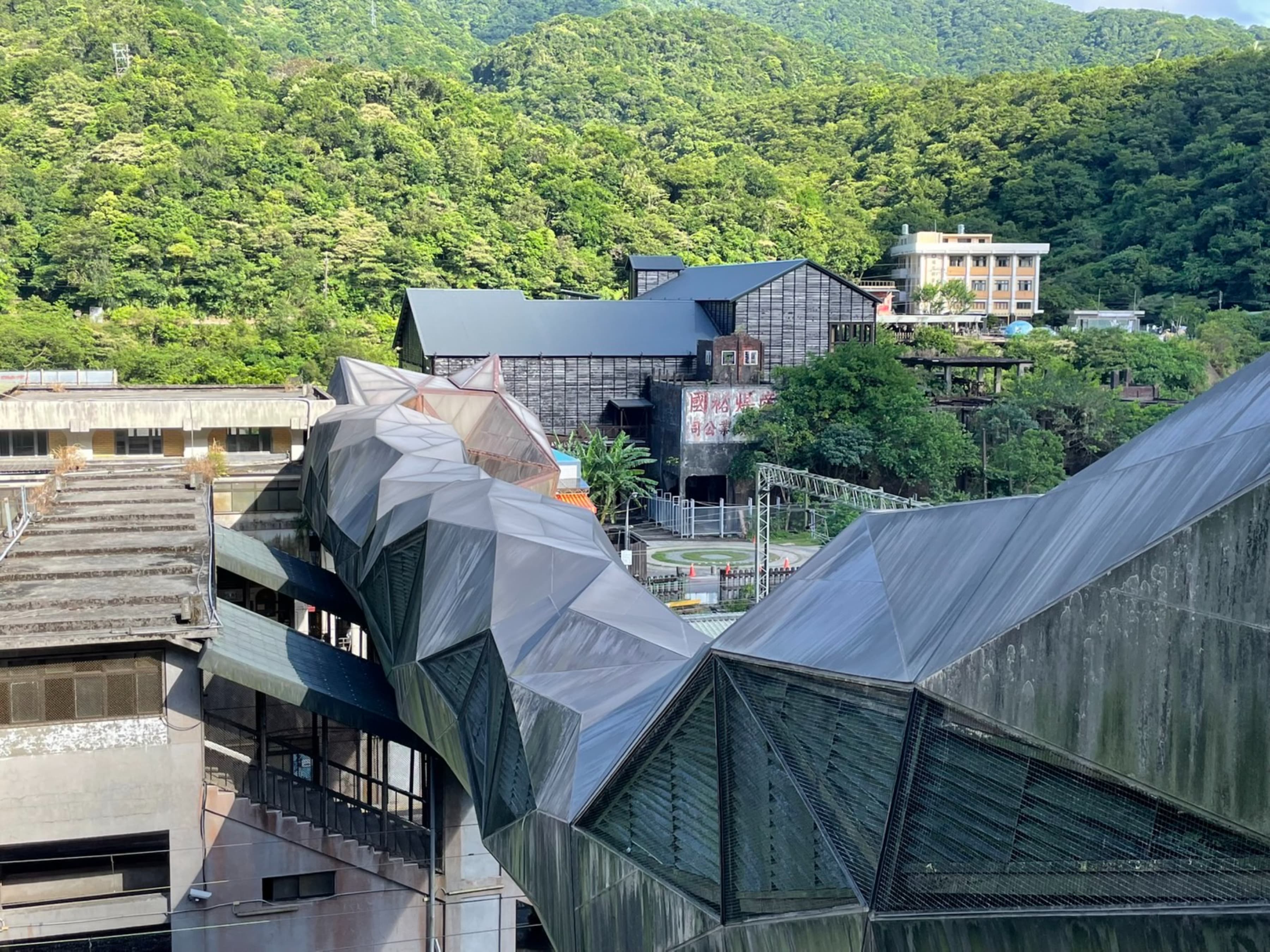 猴硐「貓橋」已使用多年，且受潮溼氣候影響有多處損壞，考量遊客安全及旅遊環境的品質，將於5月14日開始封橋修繕。圖/取自新北市政府網站