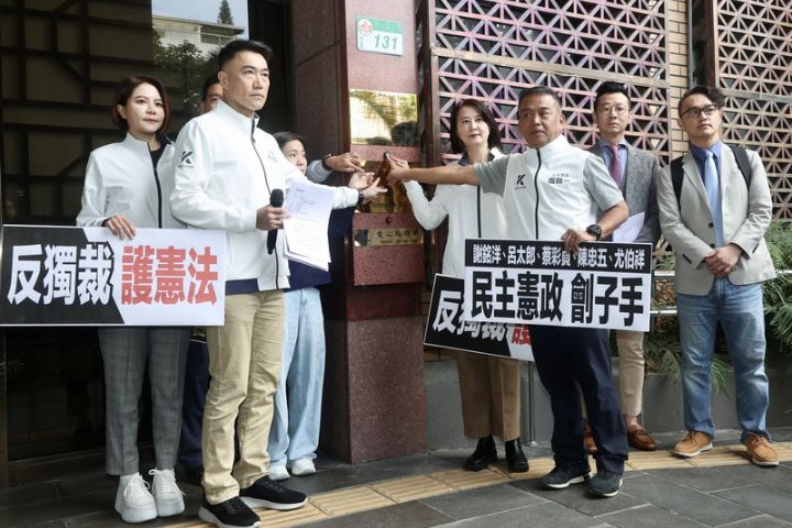 【梅花專論】行政獨裁+司法專斷=民主憲政史的傾危之冬