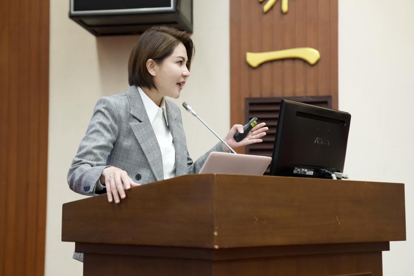 「醫療蛋黃區」若診所飽和不得再開業？陳菁徽：不如給醫師前往偏鄉誘因