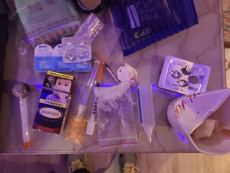 嘉義布袋警分局發現局內警員疑似吸食毒品，主動偵辦並查獲陳姓警員在汽車旅館中吸毒。圖/中央社