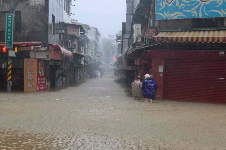 內湖淹水補助引爆藍綠互槓！賴苡任批吳思瑤：拿災民搞政治鬥爭