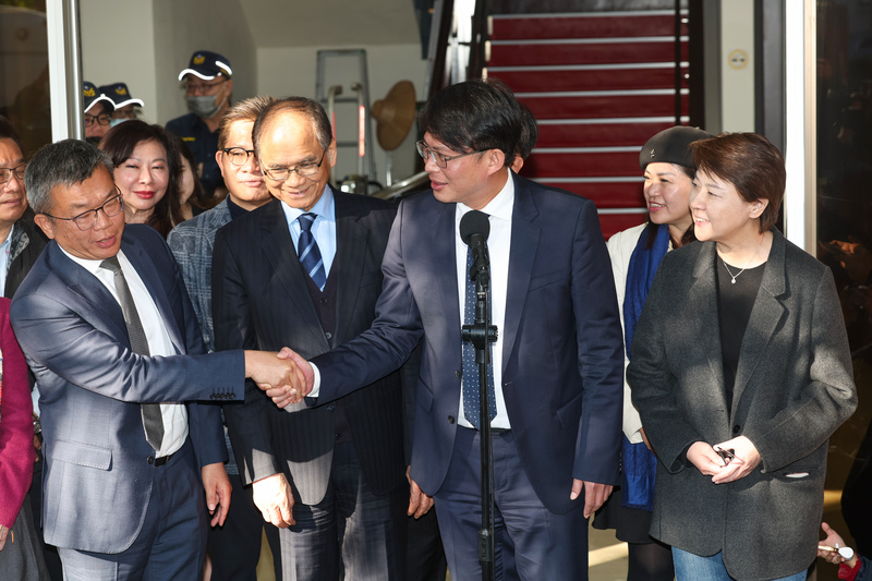 若立法院長選舉，「民主大聯盟」內閣變成綠白合，那麼當初支持、期盼藍白合的選民，一定會產生莫大的違和感。圖/中央社