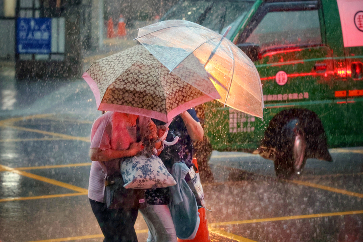 午後中南部山區有局部較大雨勢　周二至周四北部高溫達37度