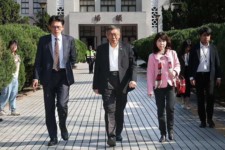 曝光陳昭姿辭職書　柯文哲下但書：必須完成代理孕母