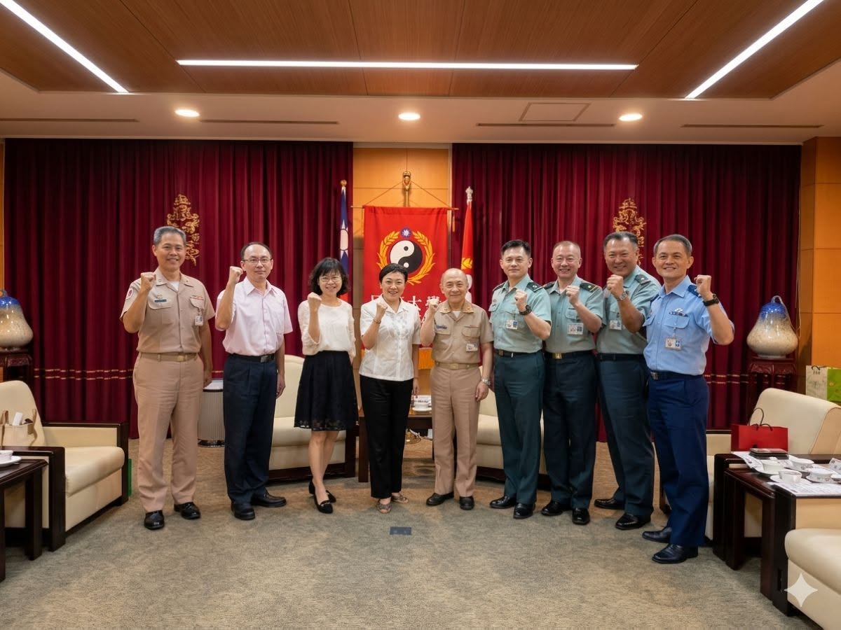 李文忠表示，現在軍事院校設校長一人、副校長一人，未來增設文職副校長一人，但究竟能改變什麼？圖為退輔會與國防大學校長唐華（中）合作，推動碩博士論文補助與獎勵計畫。圖／取自國軍退除役官兵輔導委員會﻿ 臉書