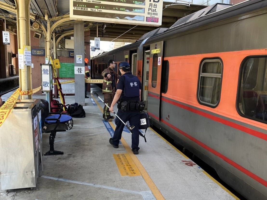 新北市鶯歌區鶯歌車站今天(15日)中午傳出民眾落軌輕生意外。圖/取自記者爆料網