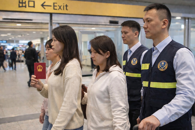 尚有近千人未完成補件　大批陸配恐被遣返