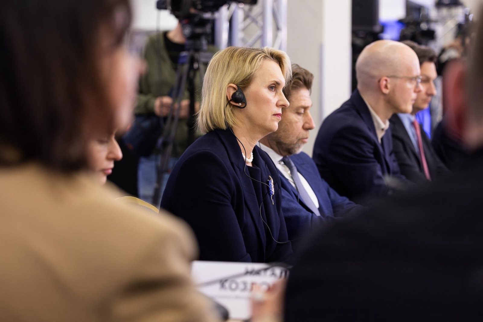 美國駐烏克蘭大使布琳克（中）即將在近期卸任。圖/取自Ambassador Bridget A. Brink@USAmbKyiv