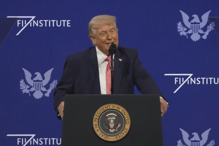 【伊朗危機】川普狂將荷姆茲海峽稱為「川普海峽」　強調與伊朗不是戰爭