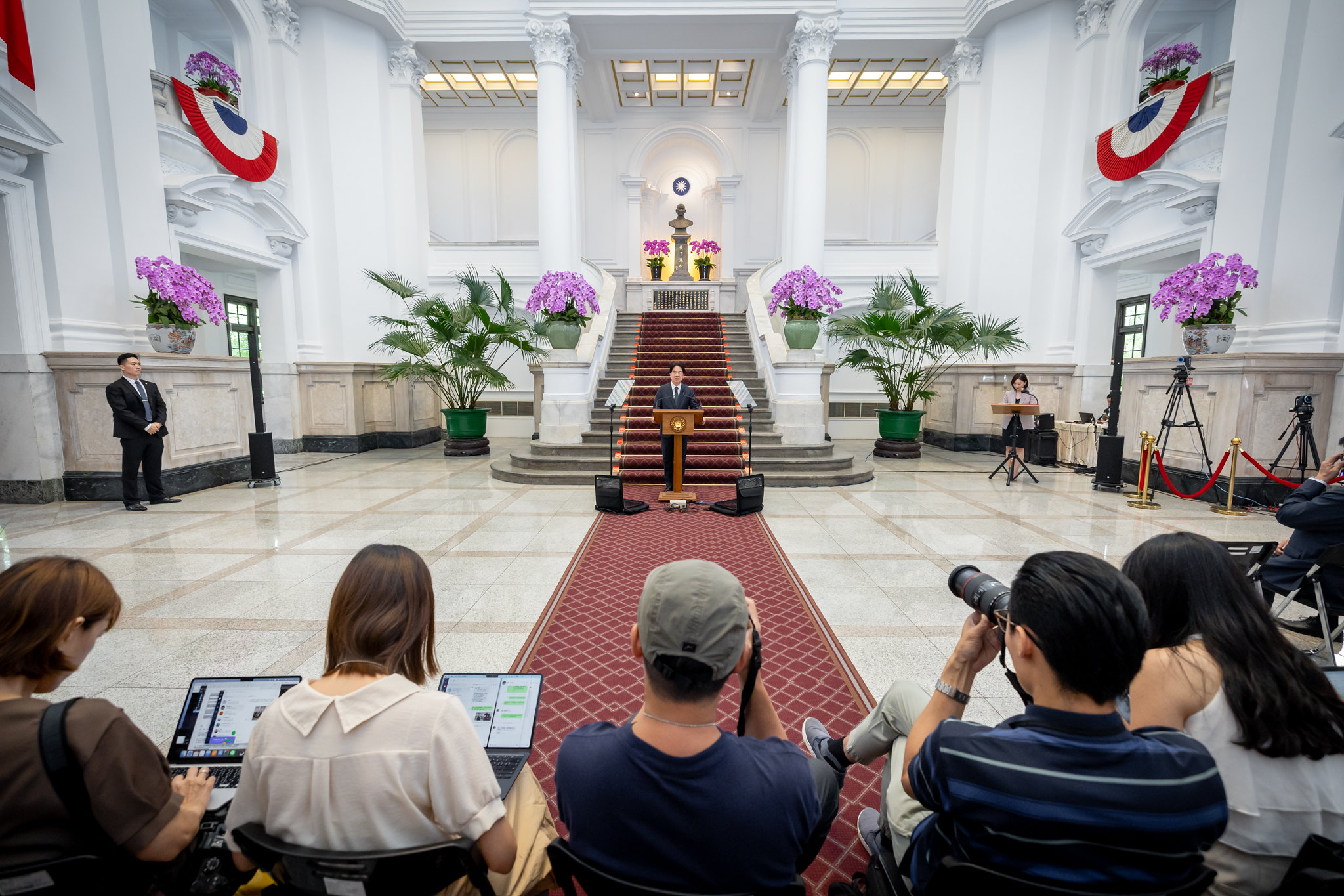 總統賴清德在敞廳針對國會改革法案聲請釋憲，國民黨團總召傅崐萁痛批，「台灣已經成為中央集權皇帝制嗎？」圖/取自總統府flickr