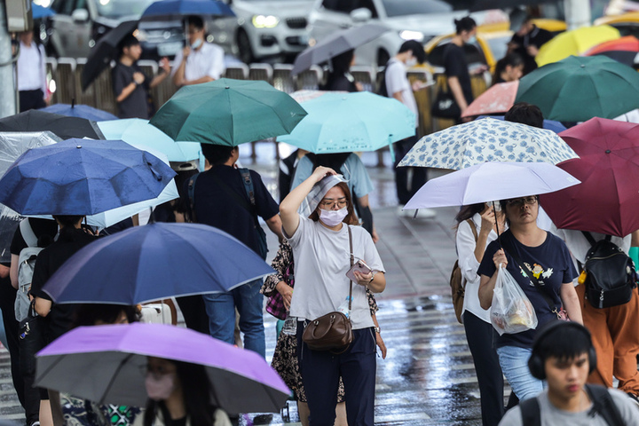 颱風楊柳已增強為中颱　周三中南部、東部防強風豪雨