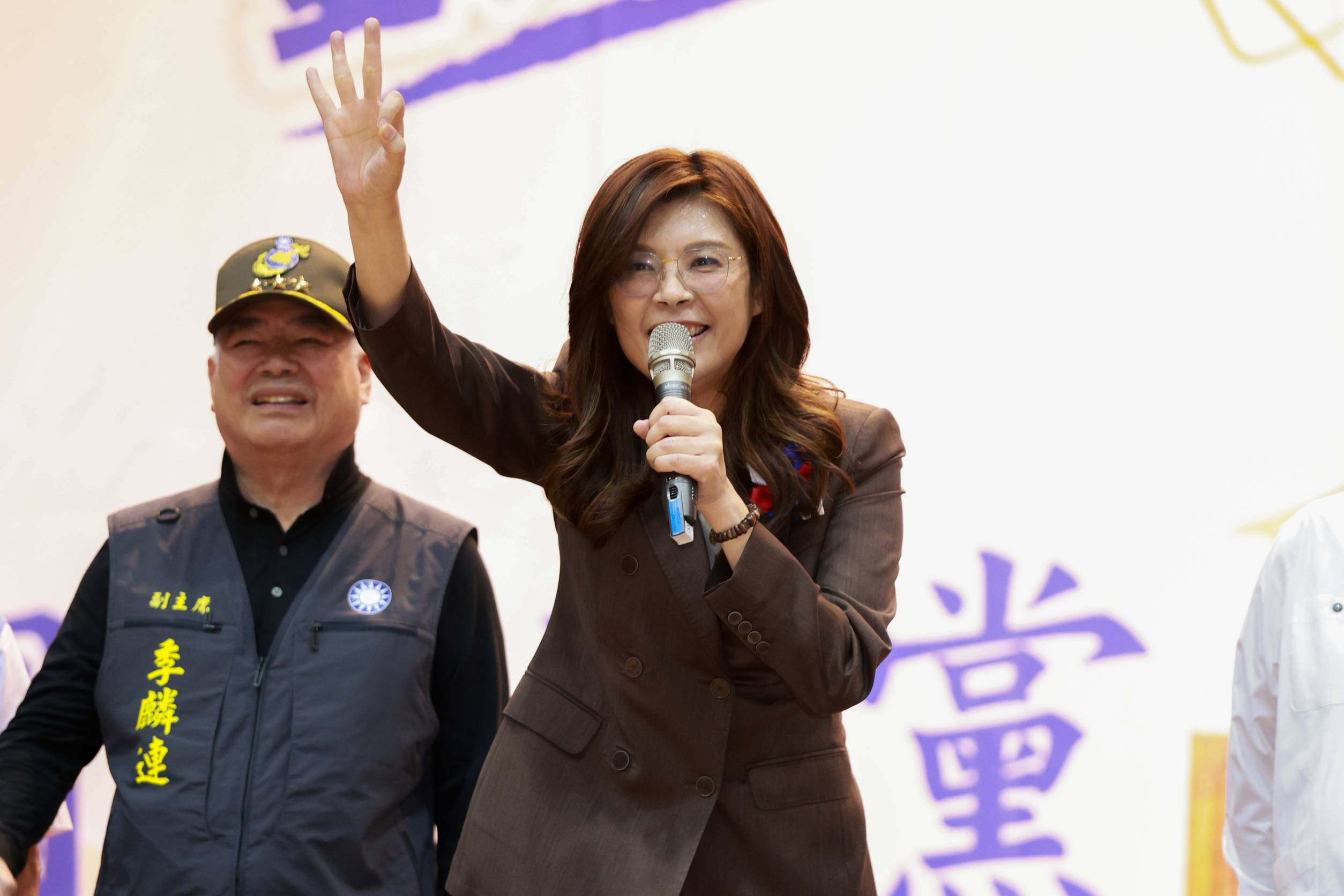 沈有忠稱「台灣從無台獨選項」　鄭麗文「聽到笑出來」：那民進黨為何有台獨黨綱