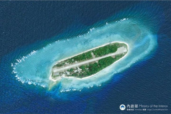 政府擬延長太平島機場跑道供軍機起降。圖/內政部提供