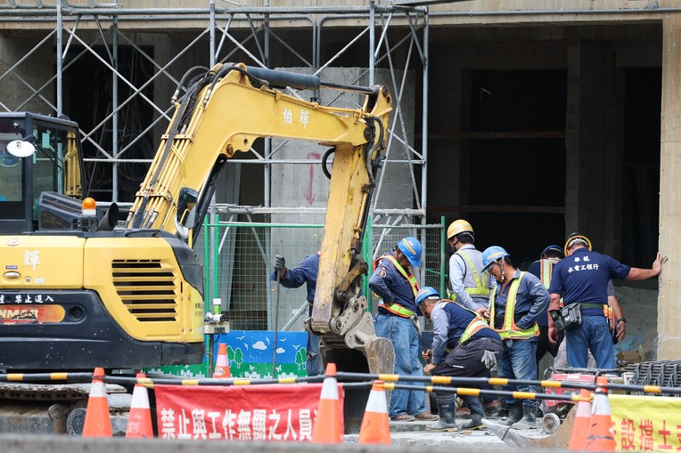 中東戰事未明、關稅影響降低　無薪假降至3687人、略減150人