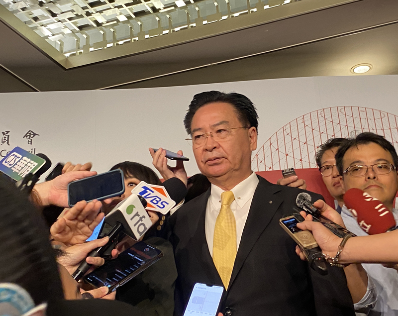 國安會祕書長吳釗燮25日改口稱，共軍艦船在台海周邊滯留是冬季大型演訓。圖為吳釗燮10月14日照片。圖/中央社