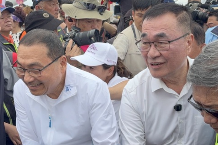 新北選戰升溫！李四川喊「一人對兩人」　蘇貞昌輔選效應成焦點