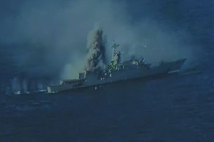 蘭陽艦化身海上靶艦　雄二、雄三多型飛彈射擊　退役濟陽級完成最後任務