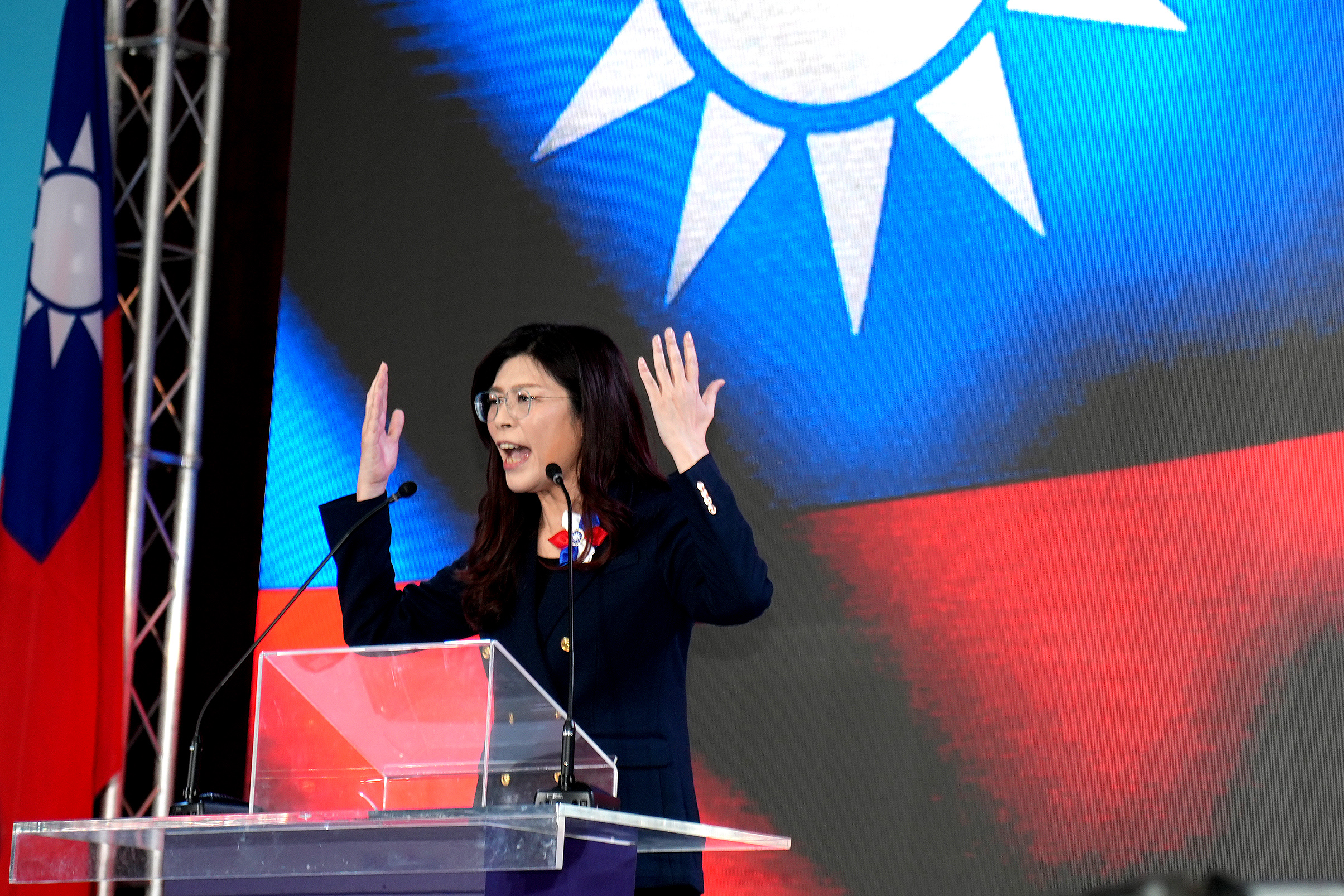 【藍黨魁交接】鄭麗文上任掌國民黨財務：負債21億元、逾97％資產約231億限制用途