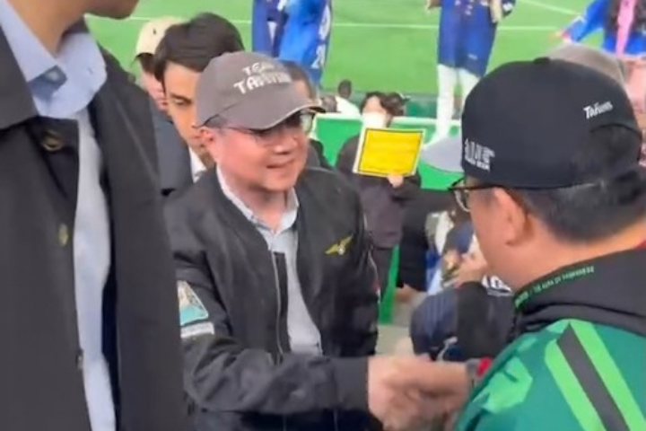 卓榮泰包機赴日疑用軍方資源　顧立雄解釋：松機民航兩用