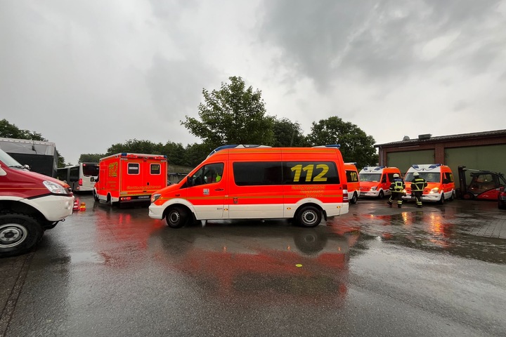 接連2落雷擊中德國露營場　38名學生送醫搶救逾700人疏散