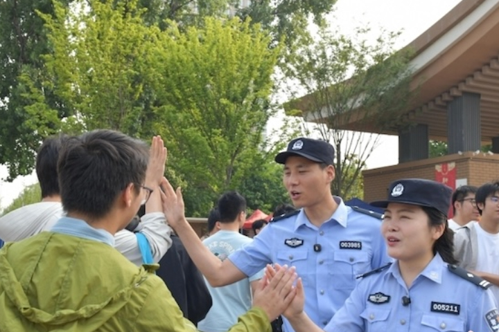 1290萬人迎戰人生大考！AI首度大規模進駐高考考場　作弊恐無所遁形