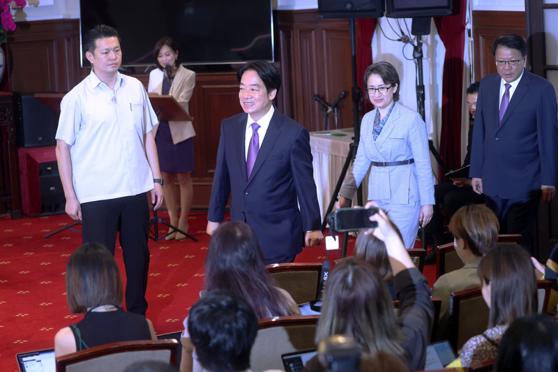 賴清德總統19日召開記者會，宣布在總統府成立「全社會防衛韌性委員會」等三個任務編組委員會。圖/中央社