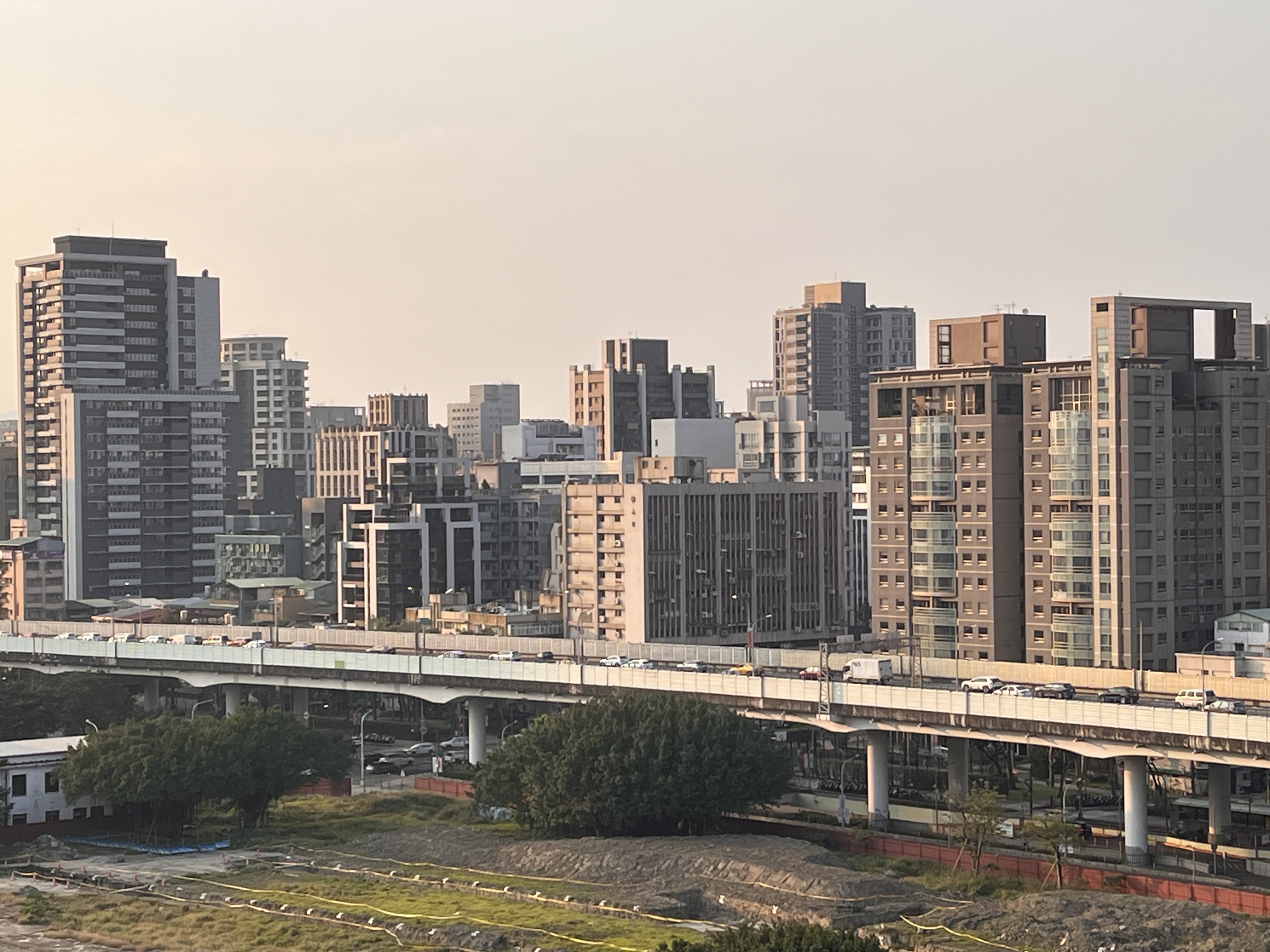 「非自用」稅改之亂！李來希曝房屋稅暴增2.5倍：軍公教難過了