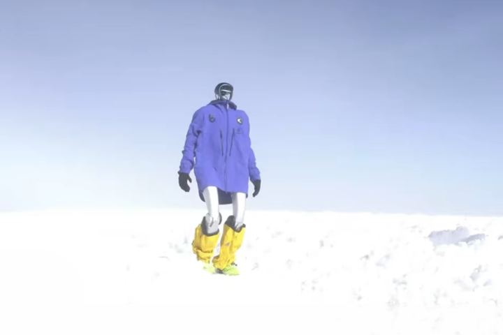 全球首例!人形機器人16小時登頂6200公尺火山 下一站挑戰聖母峰