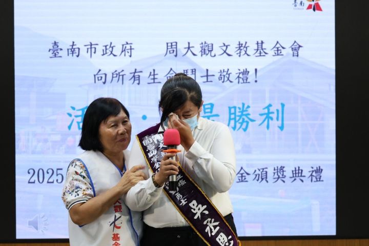 永遠的血癌運動勇士吳丞恩—六年抗癌搏生死．姊姊力挺捐骨髓、捐淋巴球。圖/周大觀文教基金提供