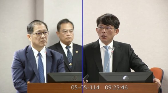 府參議涉共諜被突解職！黃國昌質疑內情：總統府會通靈？