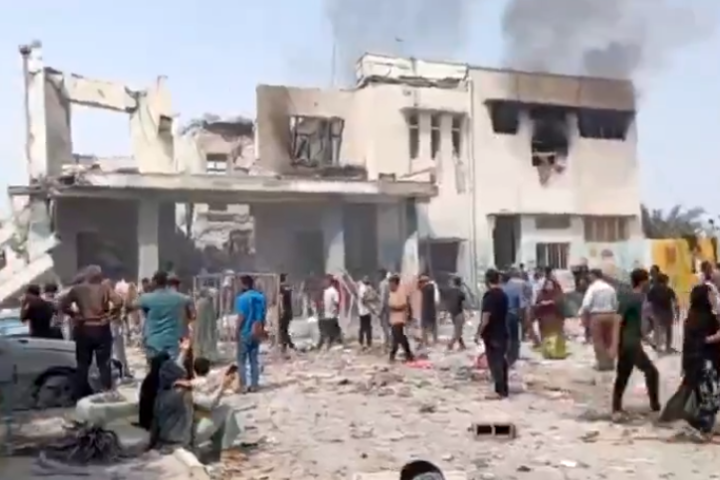 圖為美以戰爭期間，伊朗南部城市米納布一所女子學校遭襲，超過160人喪生。圖/取自@Iran_UN X