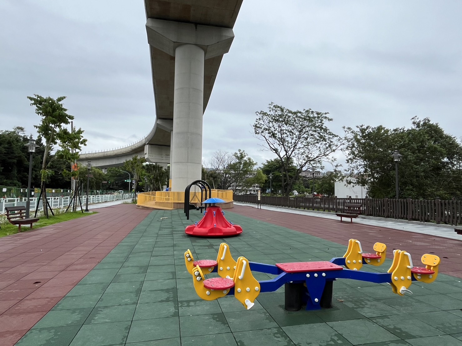 新北市首座由捷運局興建的共榮公園結合交通與休閒，未來捷運三鶯線開通，出站即可抵達。圖/取自新北市政府網站