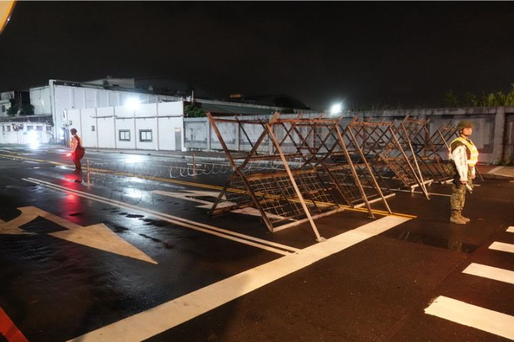 漢光演習松山機場反機降演練　憲兵封閉復興北路地下道防敵突破