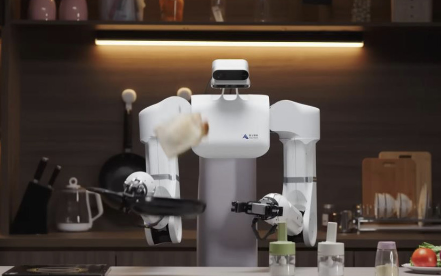 Astribot S1能做家事、能做菜。圖/取自YouTube
