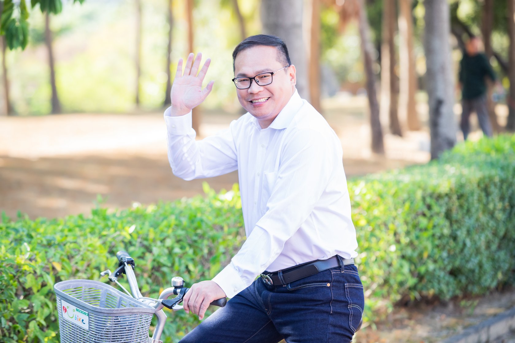 目前擔任民進黨政策會執行長的王義川，去年說「大陸高鐵沒靠背」被當經典笑話。圖／取自王義川臉書